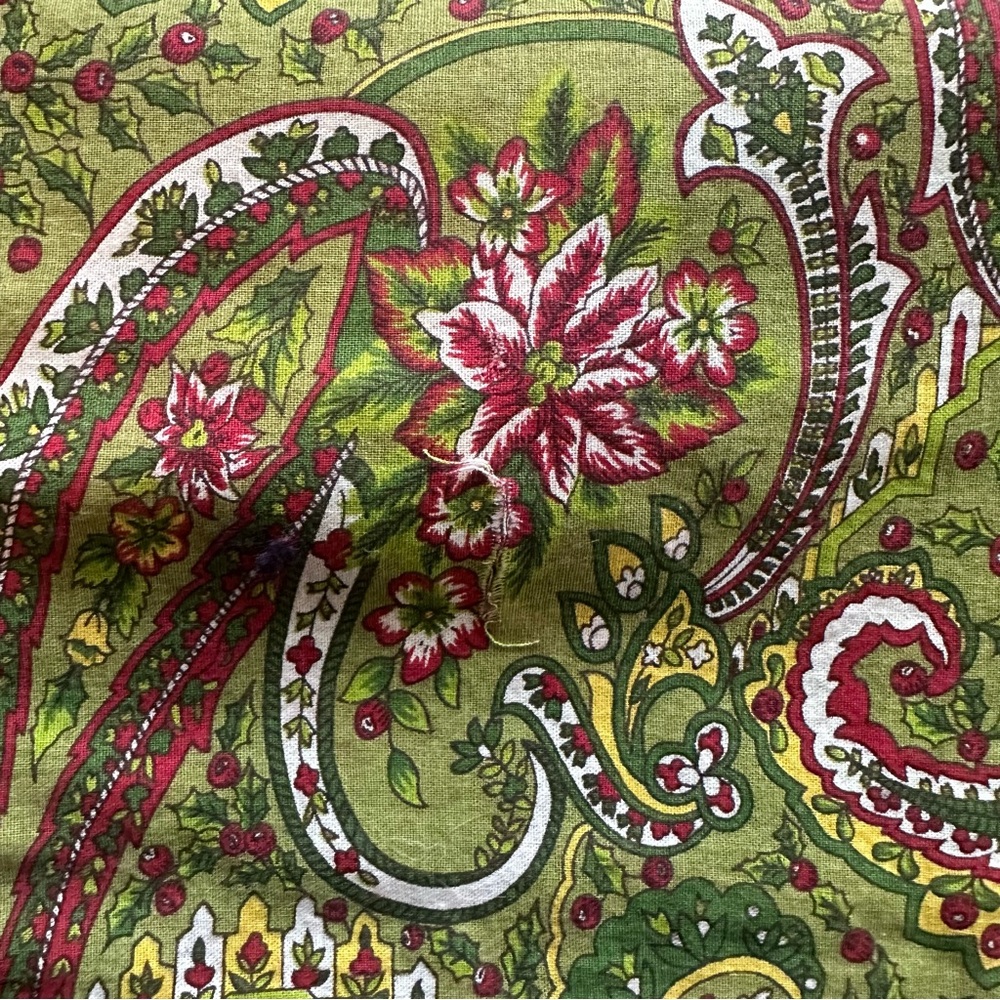 April Cornell Christmas Paisley Holly Floral Cotton Tablecloth Red Green 60x80 - Picture 3 of 5